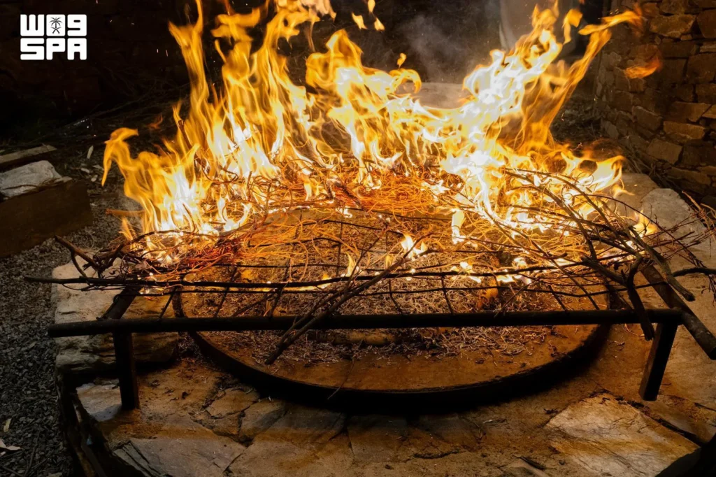 “الخبزة المقناة” تستقطب زوار مهرجان الأطاولة التاسع في الباحة