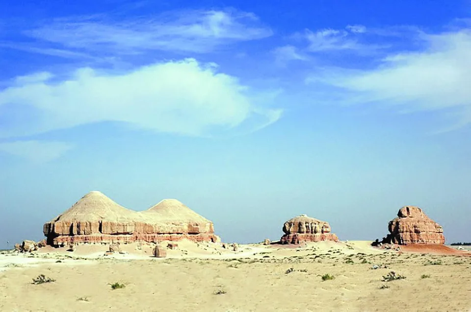 ليس في الجنوب فقط.. الشرق السعودي يضم 10 جبال لا يعرفها الكثير.. شاهد التفاصيل